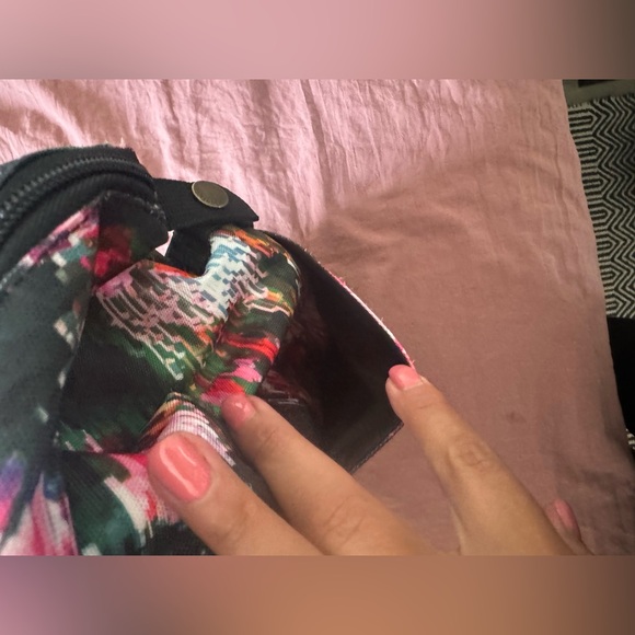 Herschel Duffle Bag - Picture 4 of 13